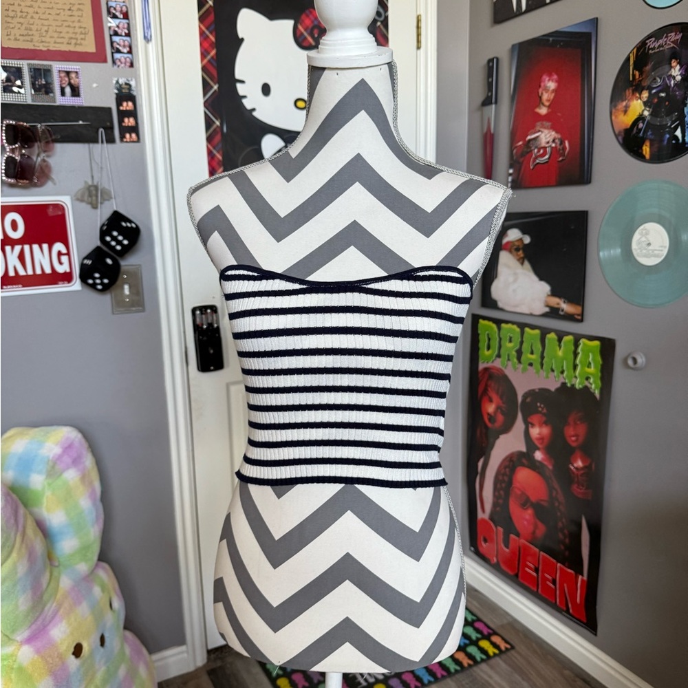 White and blue tube top